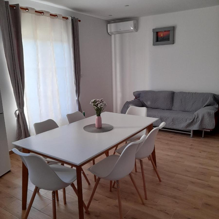 Apartments Filipovic Biograd Na Moru Esterno foto