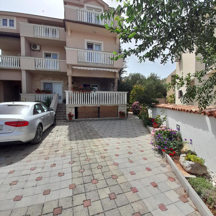 Apartments Filipovic Biograd Na Moru Esterno foto