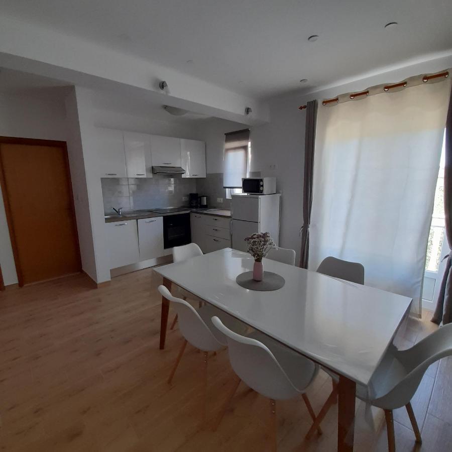Apartments Filipovic Biograd Na Moru Esterno foto