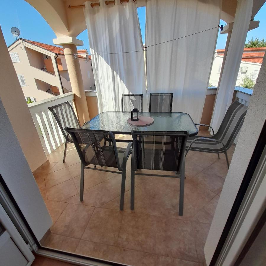 Apartments Filipovic Biograd Na Moru Esterno foto