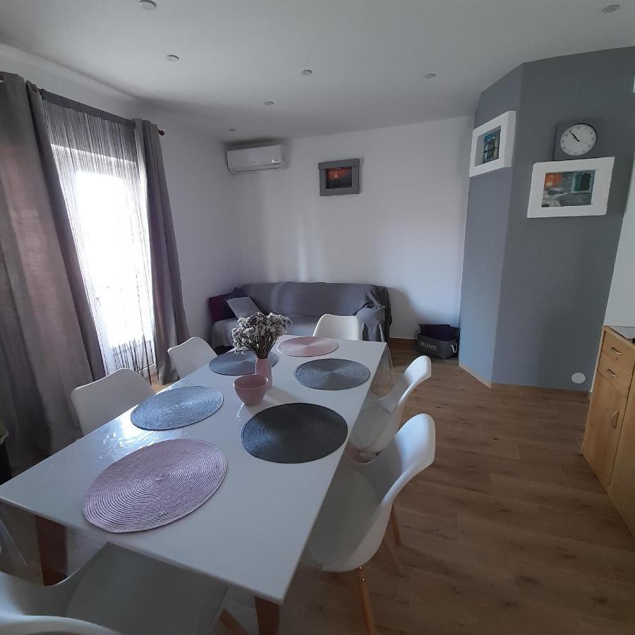 Apartments Filipovic Biograd Na Moru Esterno foto