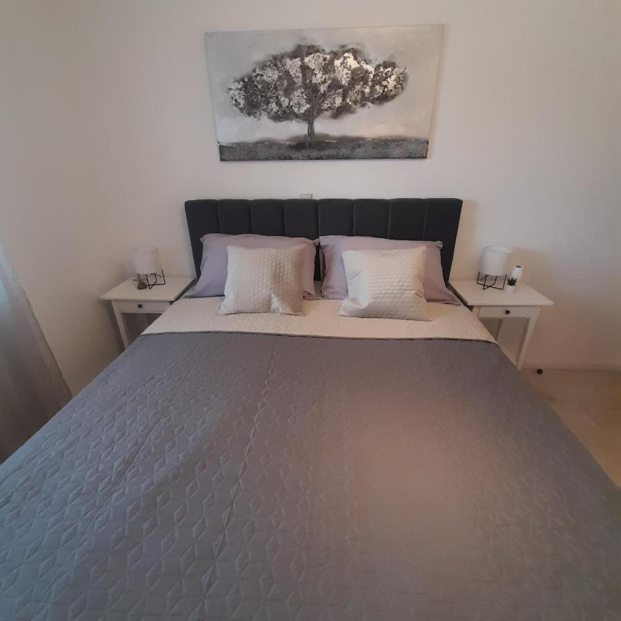Apartments Filipovic Biograd Na Moru Esterno foto