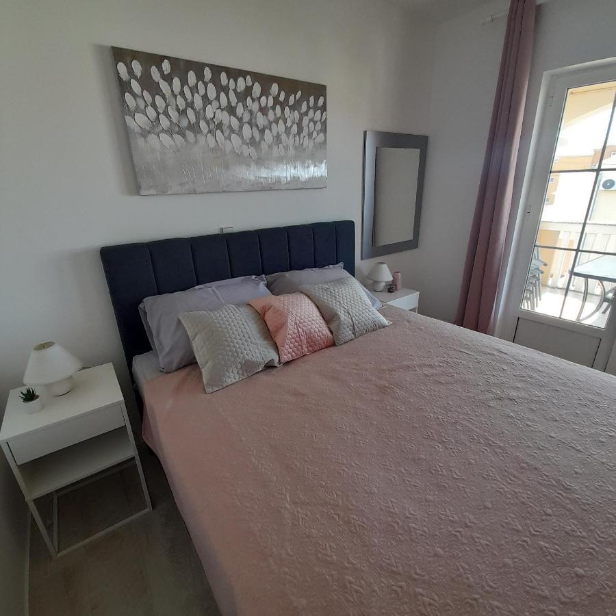 Apartments Filipovic Biograd Na Moru Esterno foto