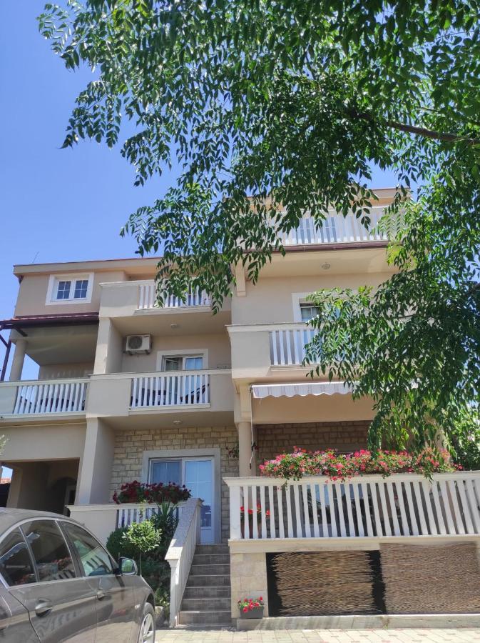 Apartments Filipovic Biograd Na Moru Esterno foto