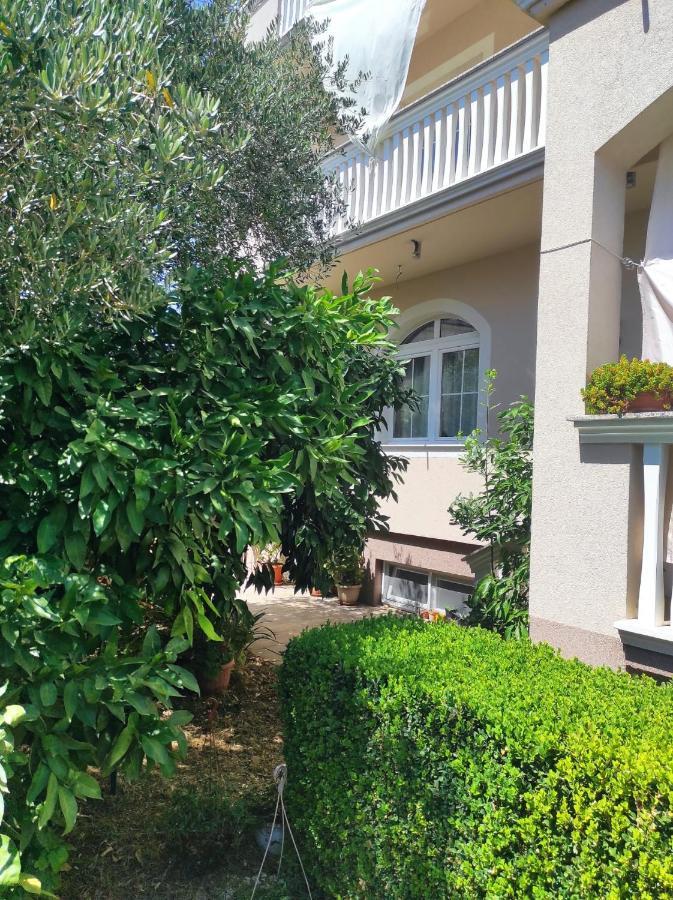 Apartments Filipovic Biograd Na Moru Esterno foto