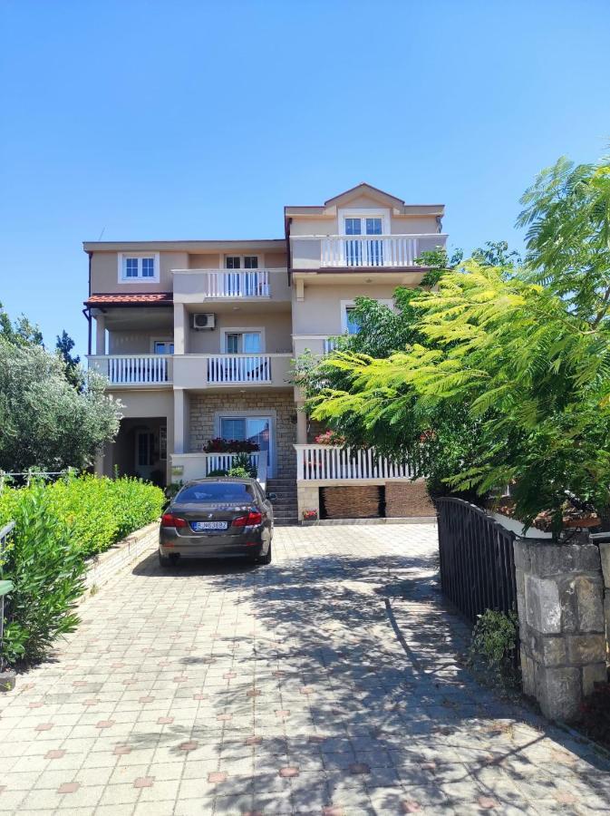 Apartments Filipovic Biograd Na Moru Esterno foto