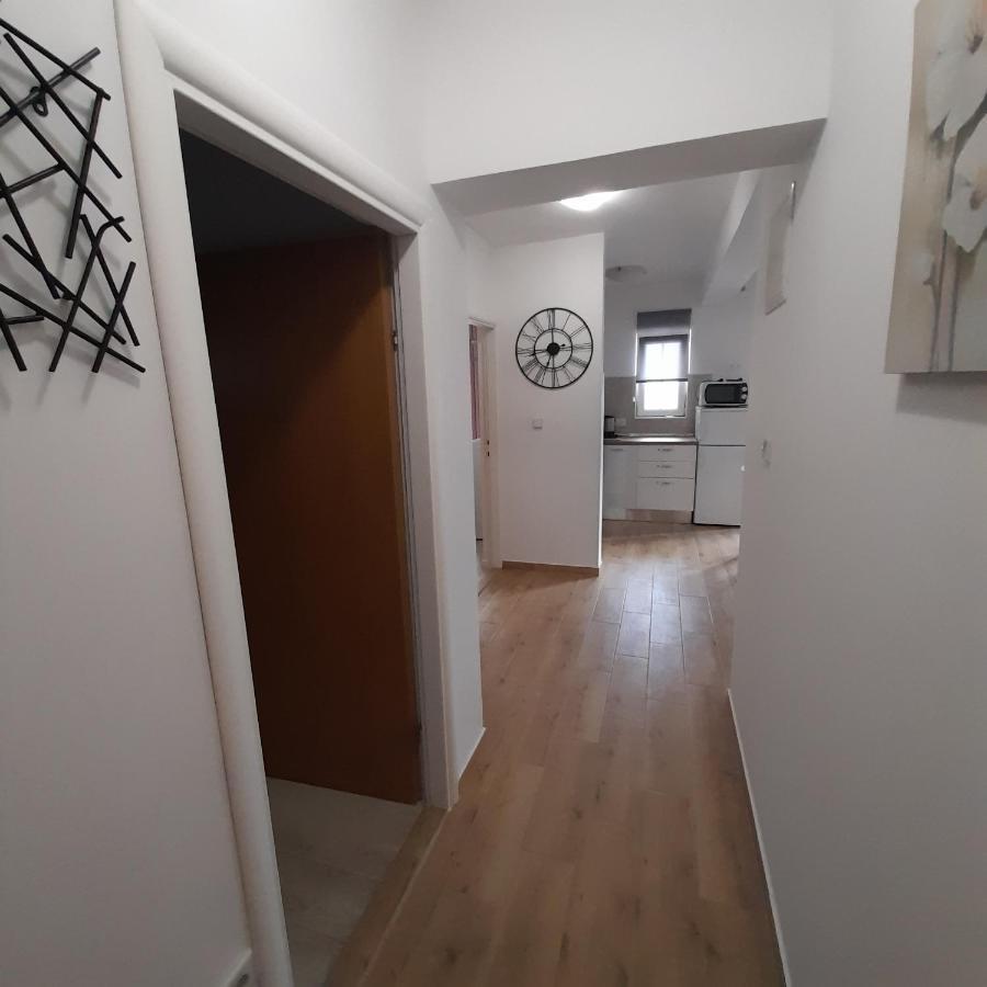 Apartments Filipovic Biograd Na Moru Esterno foto