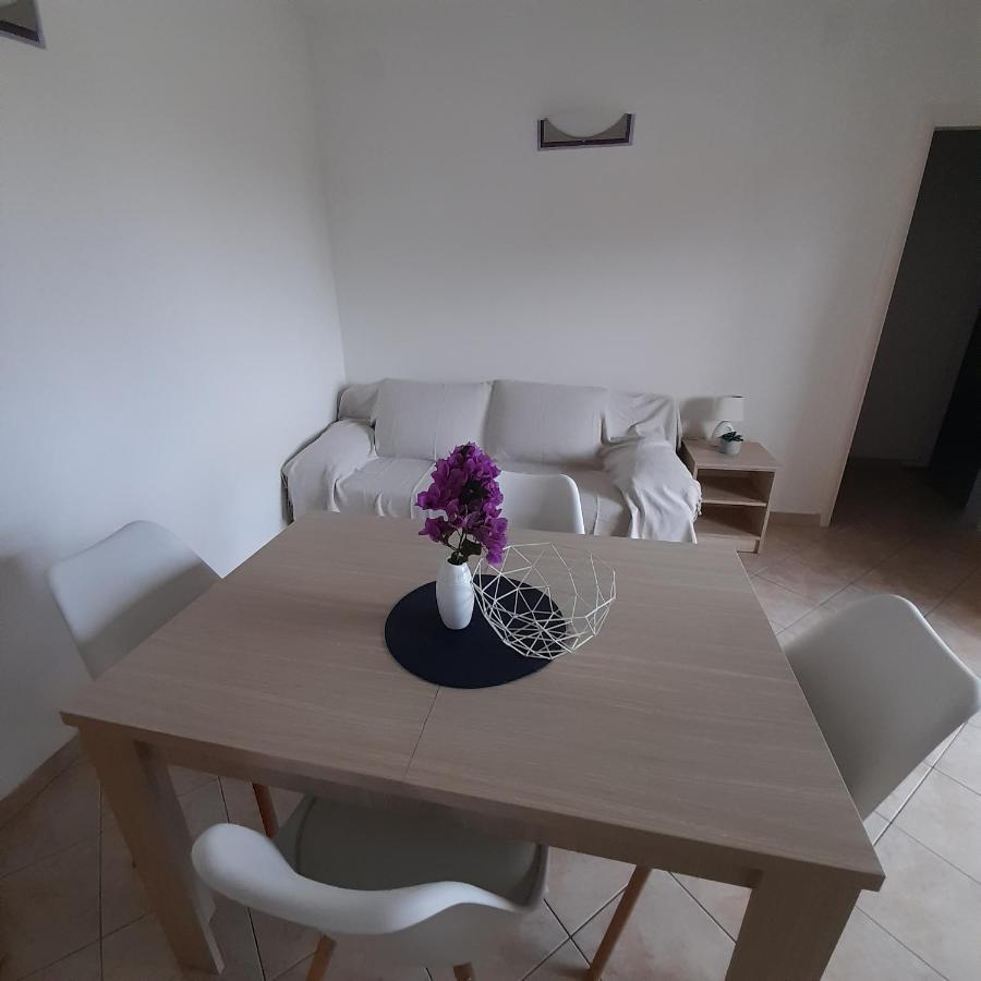 Apartments Filipovic Biograd Na Moru Esterno foto