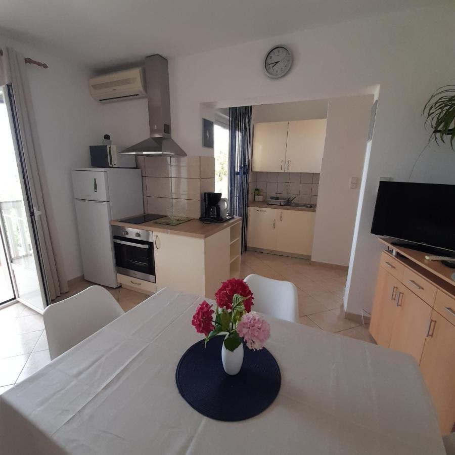Apartments Filipovic Biograd Na Moru Esterno foto