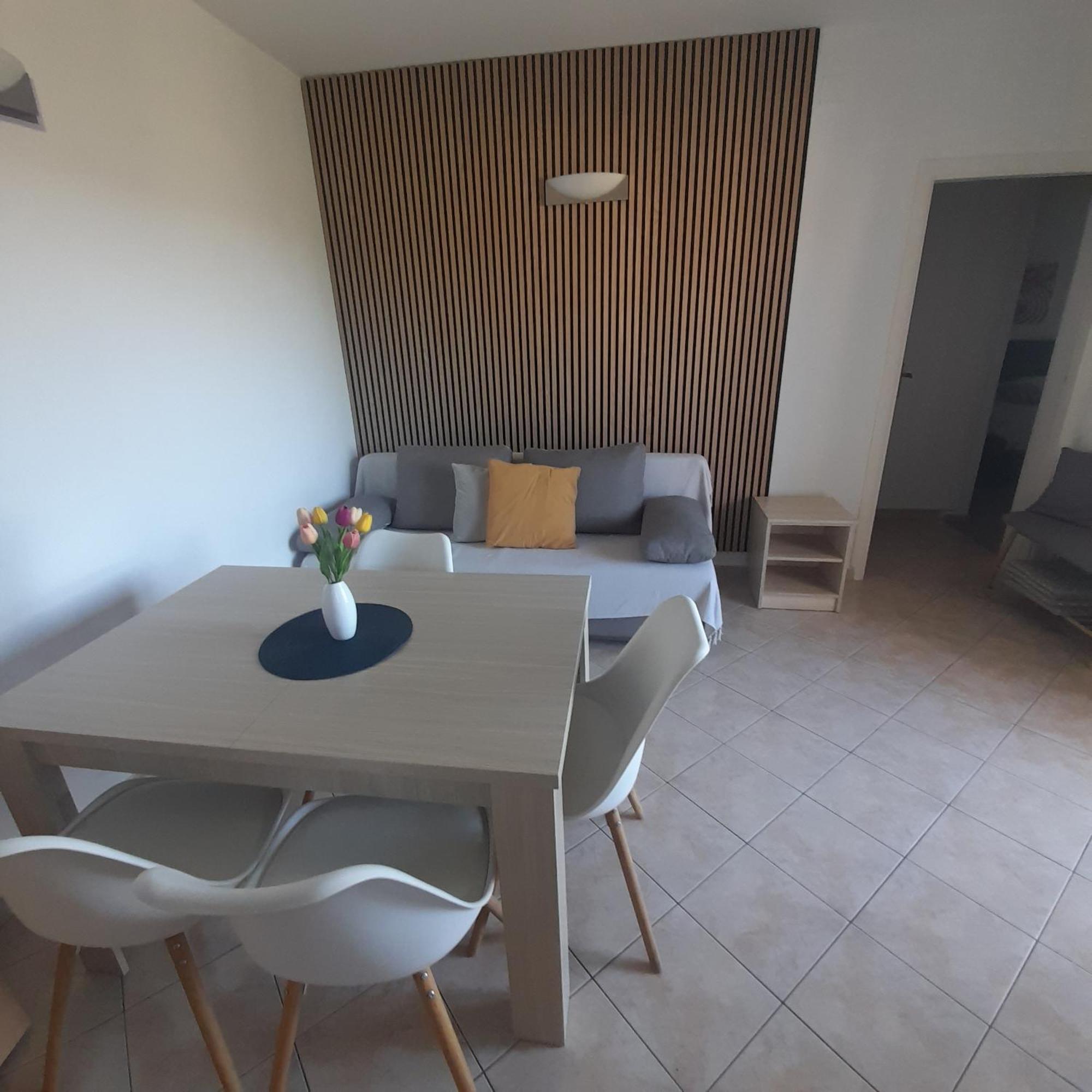 Apartments Filipovic Biograd Na Moru Esterno foto